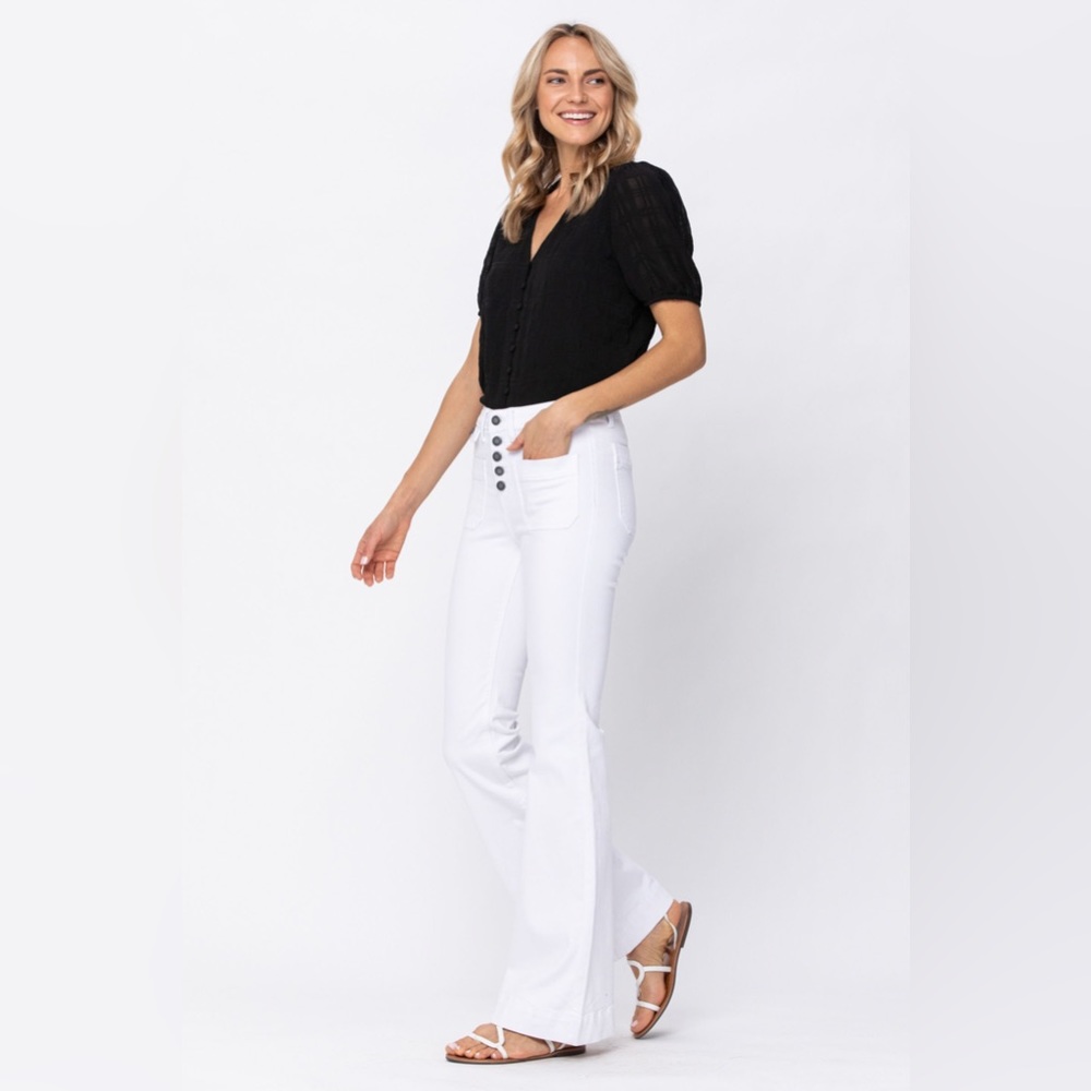 JUDY BLUE | High Rise Button Fly Patch Pocket Flares - White - NWT - Picture 5 of 9